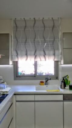 וילון זברה למטבח